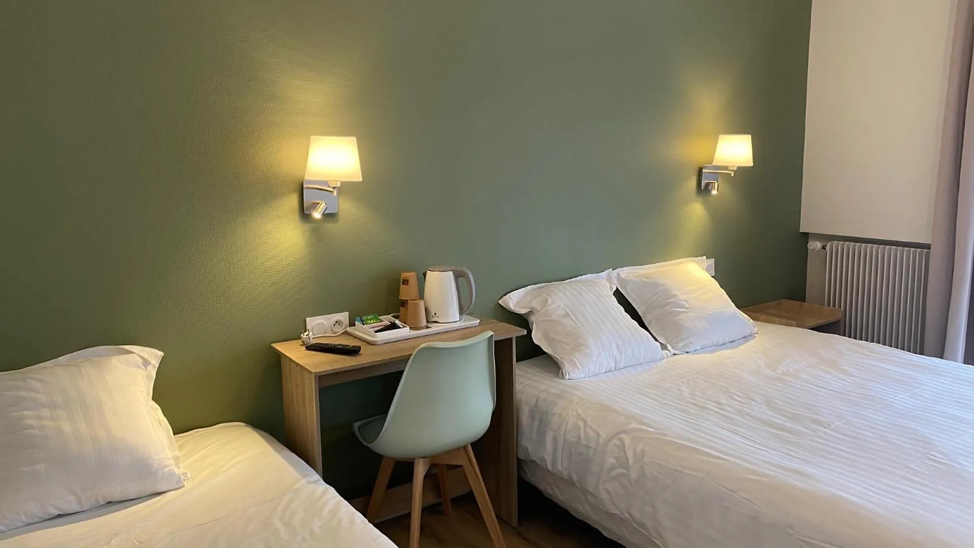Hotel De Bretagne Fougères 3*,  França